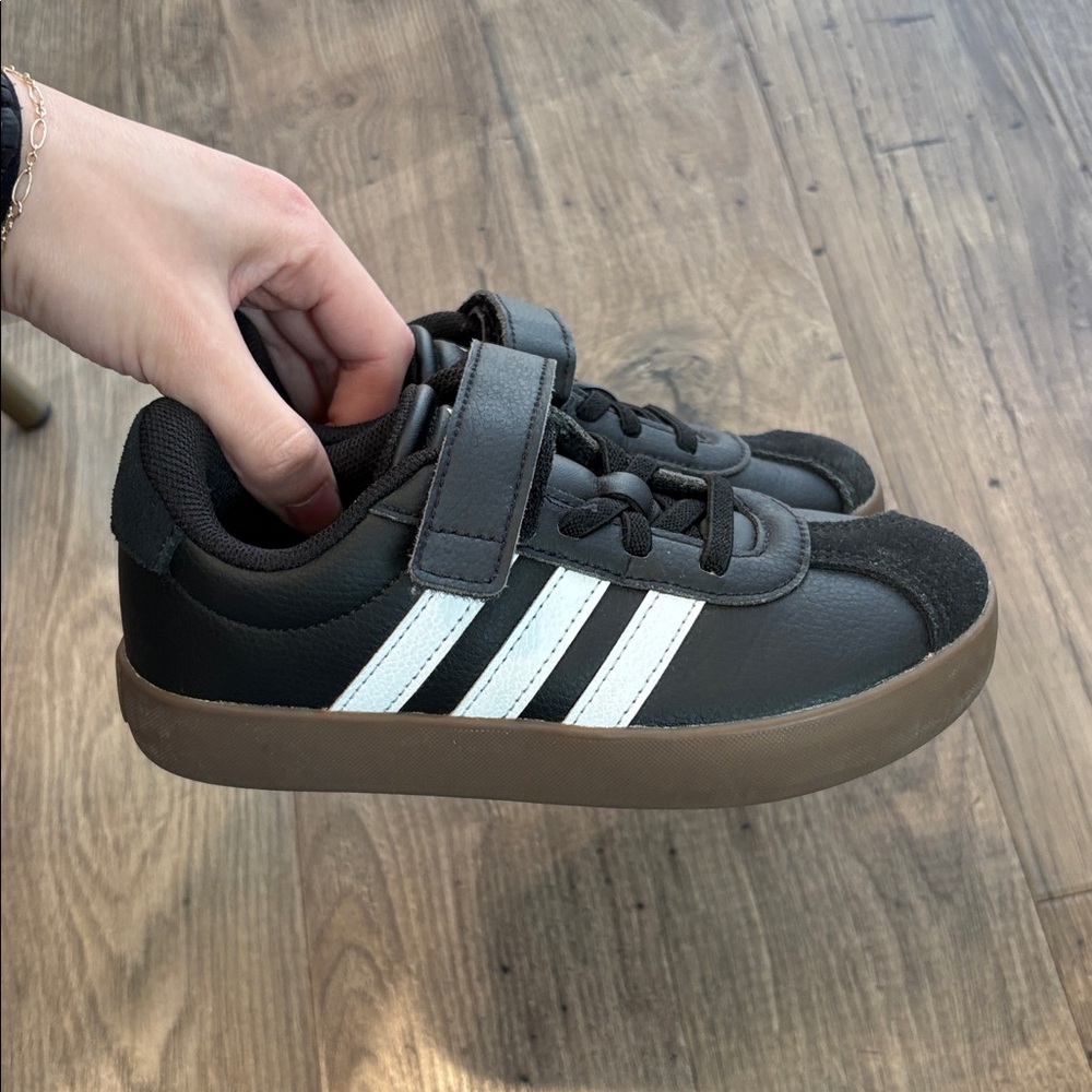 adidas Kids Black White Brown Low-Top Sneakers - Picture 2 of 7